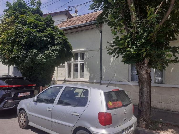 Casă cu 3 camere cu Teren 250 Mp în Central