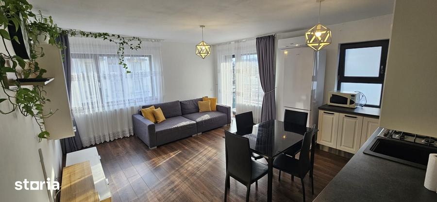 Apartament cu 3 camere semidecomandat în Florești
