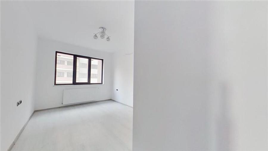 Apartament cu 3 camere decomandat, mobilat în Tractorul
