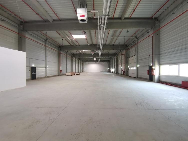 Spațiu industrial, de 1,500 mp, în Tractorul