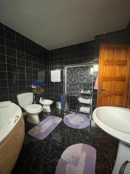 Casă cu 6 camere cu Canalizare în Alexandru cel Bun