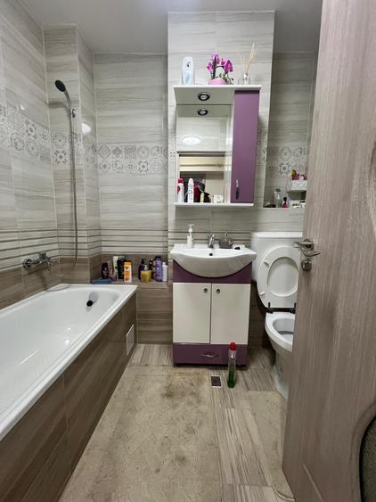 Apartament cu 2 camere decomandat, mobilat în Central — fotografia 3