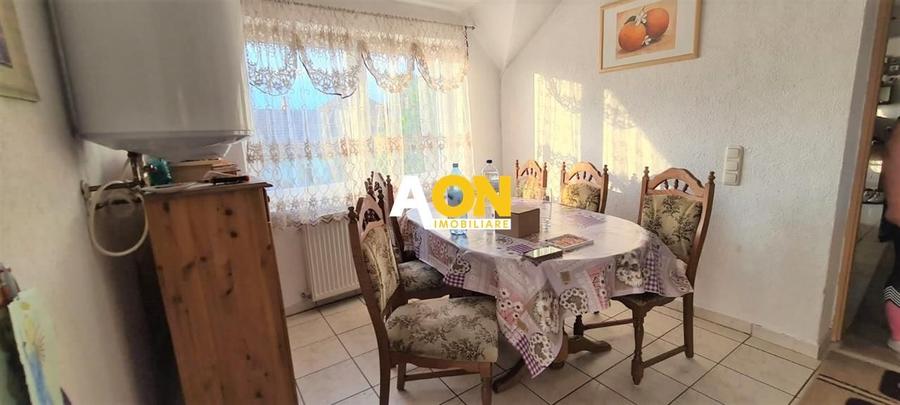 Casă individuală cu 7 camere cu Canalizare în Bărăbanț