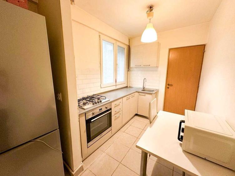 Apartament cu 2 camere decomandat în Eroii Revoluției