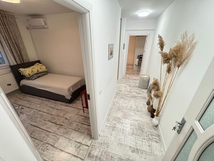 Apartament cu 3 camere decomandat, mobilat în Faleza Nord