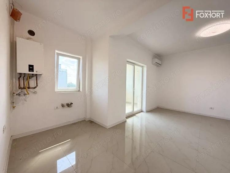 Apartament cu 3 camere semidecomandat în Torontalului