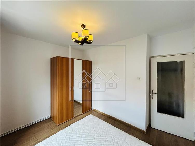 Apartament cu 2 camere decomandat în Mihai Viteazul