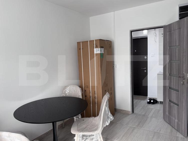Apartament cu 2 camere decomandat, mobilat în Republicii