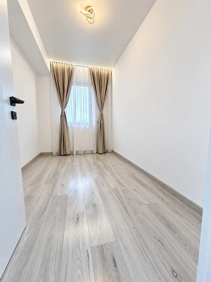 Apartament cu 3 camere decomandat în Energia