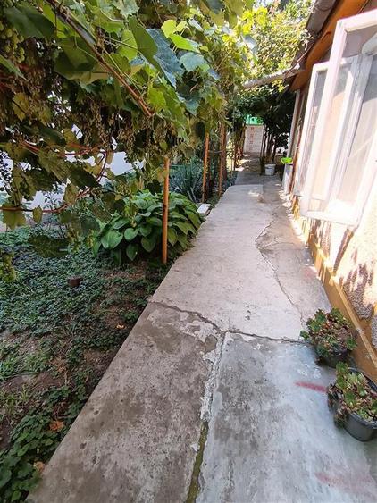 Casă cu 2 camere cu Teren 237 Mp în Central