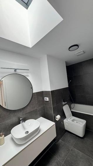 Apartament cu 4 camere decomandat, mobilat în Central