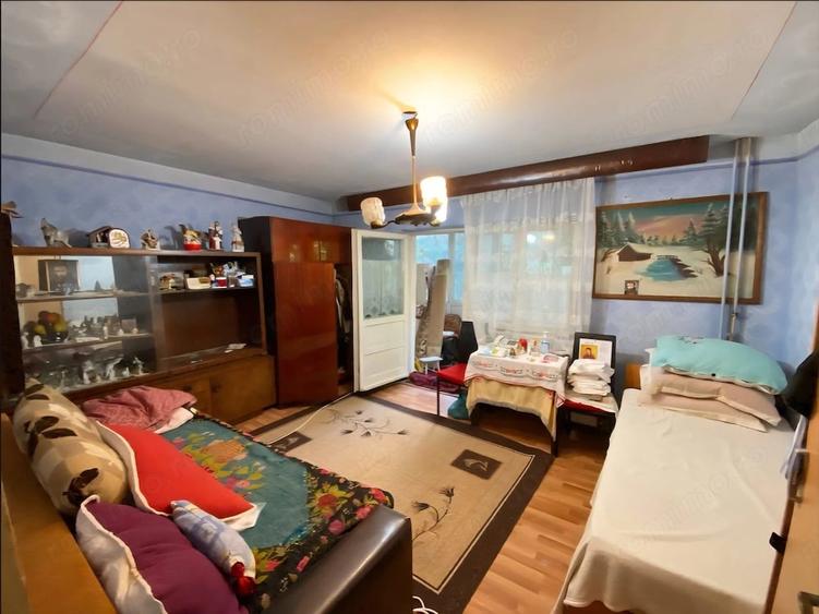 Garsonieră decomandată în Soarelui