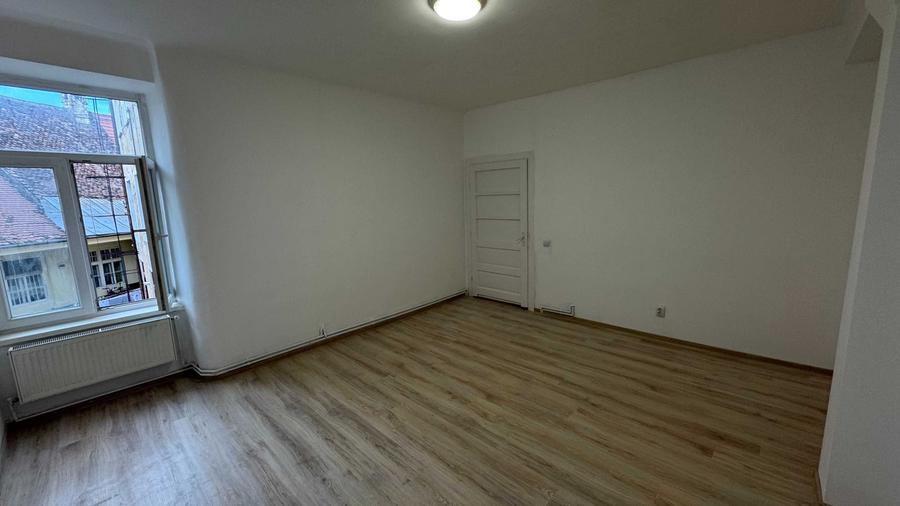 Apartament cu 2 camere decomandat în Ultracentral