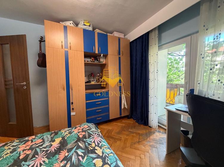 Apartament cu 3 camere semidecomandat, mobilat în Zorilor