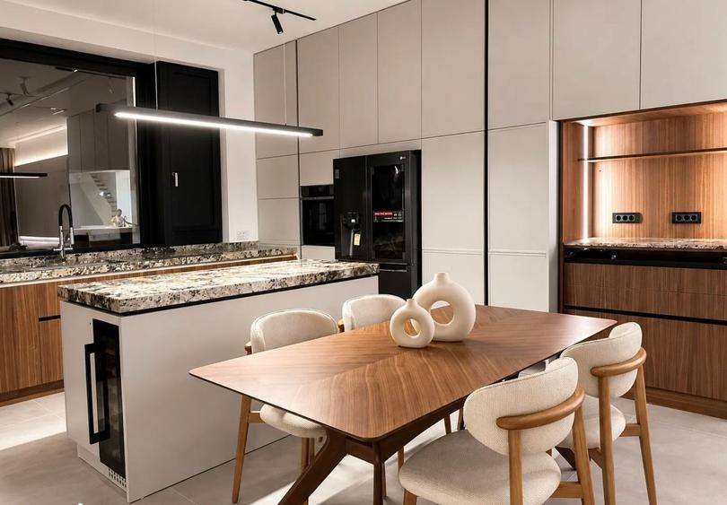 Apartament cu 4 camere în Pipera