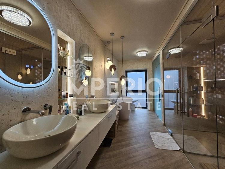 Casă individuală cu 6 camere cu Piscina în Bună Ziua