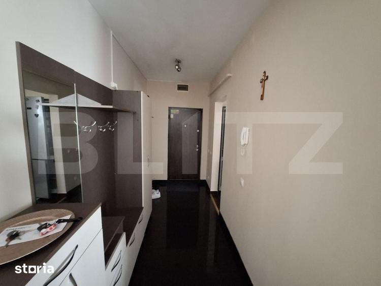 Apartament cu 3 camere semidecomandat în Micro 16