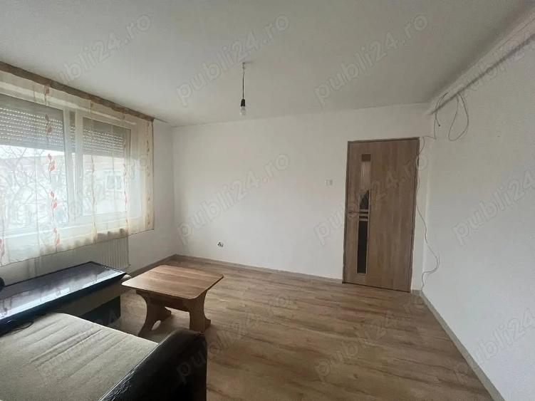 Inchiriez apartament 2 camere - 1