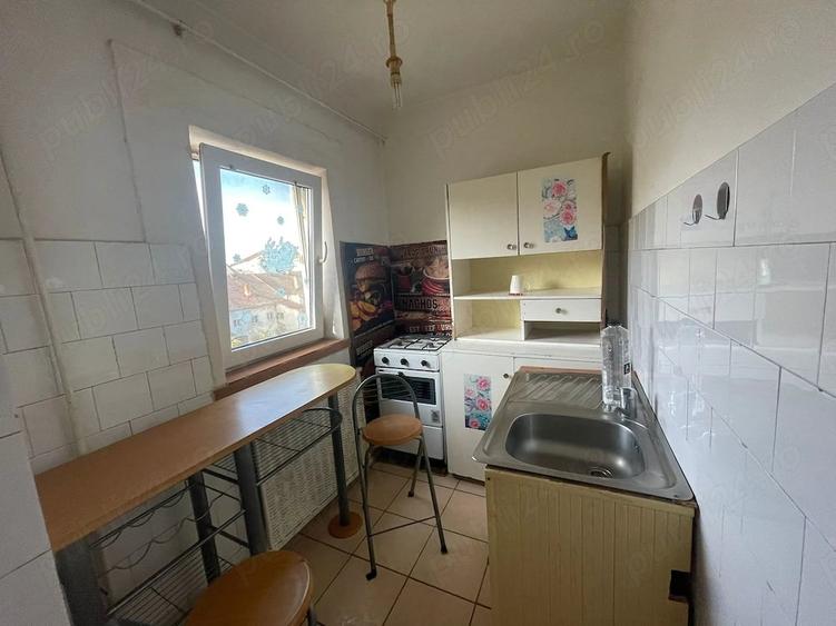 Garsonieră semidecomandată în Baba-Dochia