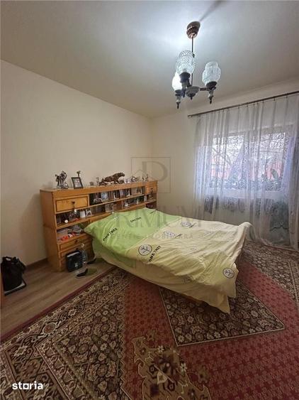 Casă cu 3 camere cu Teren 933 Mp în Sânmihaiu Român