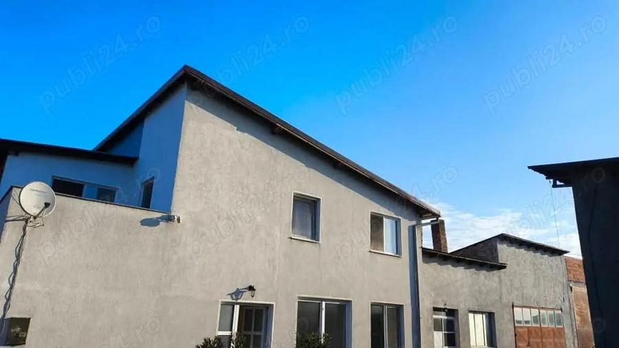 Casă cu 6 camere cu Teren 2878 Mp în Tomnatic