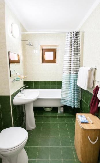 Apartament cu 3 camere decomandat în Scriitorilor