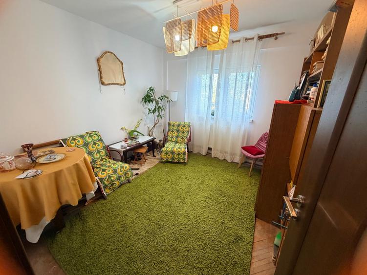 Apartament cu 3 camere în Alexandru cel Bun
