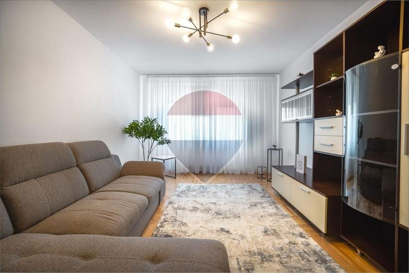 Apartament cu 3 camere decomandat, mobilat în Vlahuță