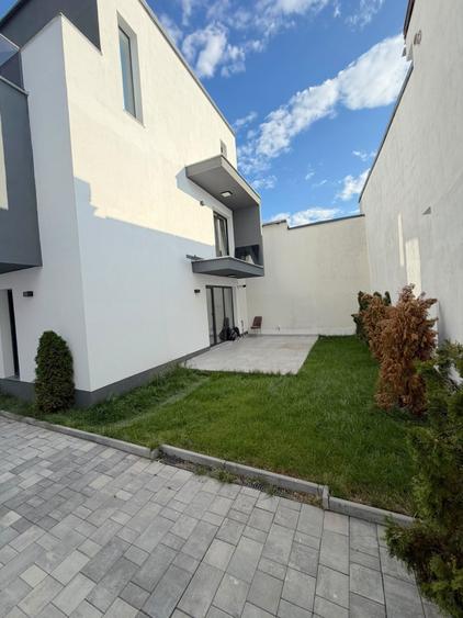 Duplex cu 4 camere cu Canalizare în Chitila