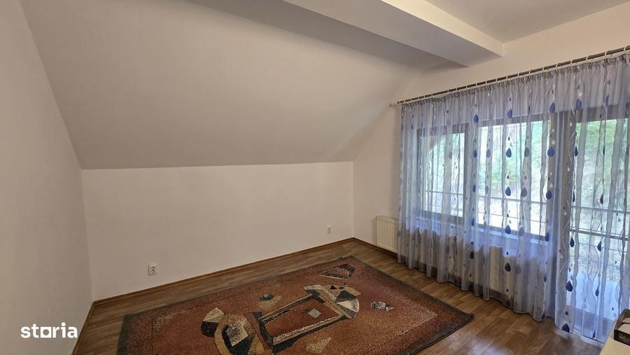Casă cu 4 camere în Ștefănești