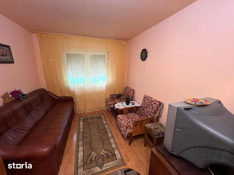 Apartament cu 3 camere în Micro 16