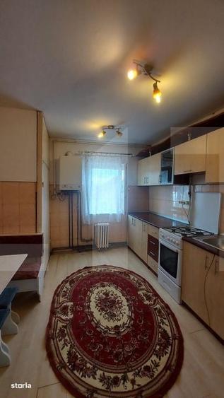 Apartament cu 3 camere semidecomandat în Central