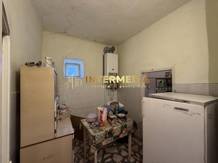 Casă individuală cu 6 camere cu Canalizare în Șard