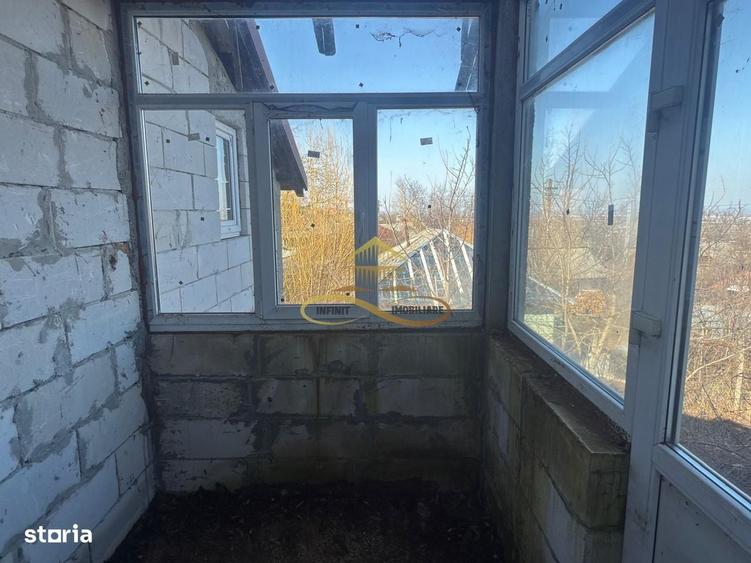 Casa P+M la rosu + teren 1.239 mp Sarata (Bacau) 74.900 - 7