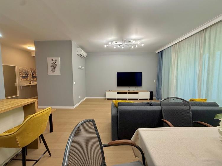 Apartament cu 3 camere decomandat, mobilat în Băneasa