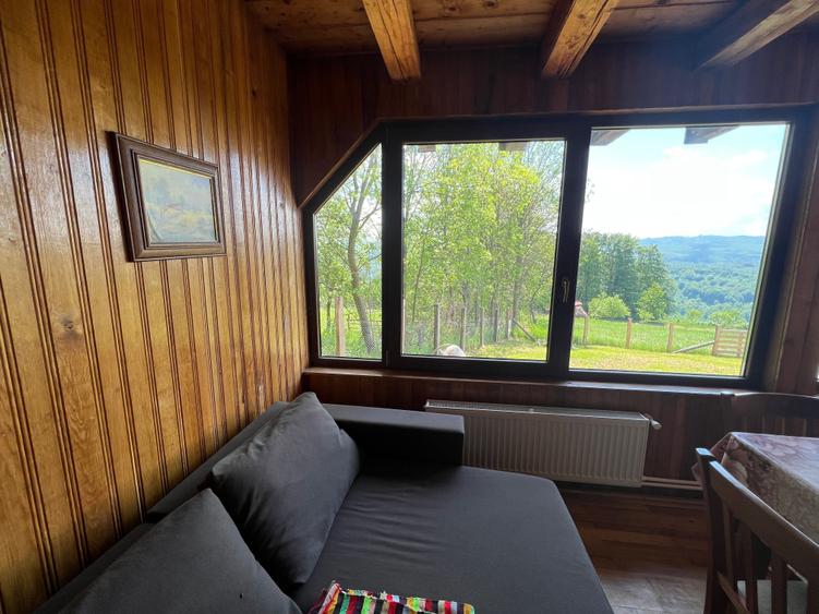Casă cu 3 camere în Șuncuiuș