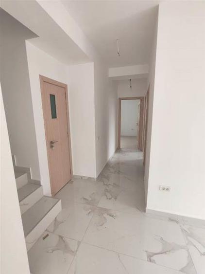 Casă cu 4 camere cu Teren 280 Mp în Alexandriei