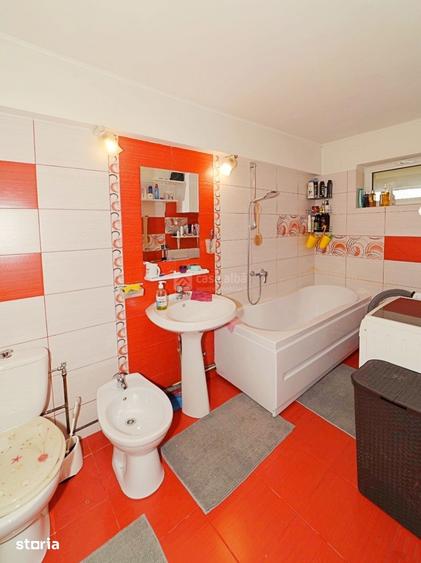 Apartament cu 3 camere decomandat în Hala Centrală