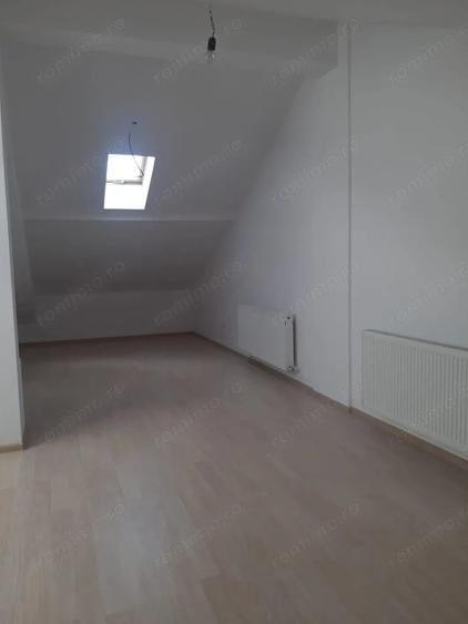 Casă cu 4 camere cu Teren 180 Mp în Central