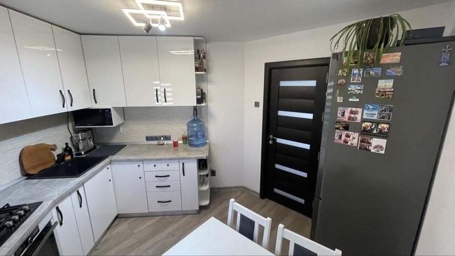 Apartament cu 3 camere nedecomandat în Nicolae Bălcescu