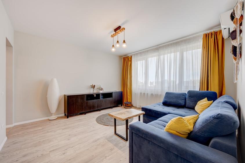 Apartament cu 3 camere semidecomandat în Grivița