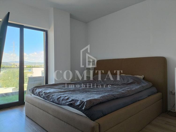 Apartament cu 3 camere semidecomandat, mobilat în Florești