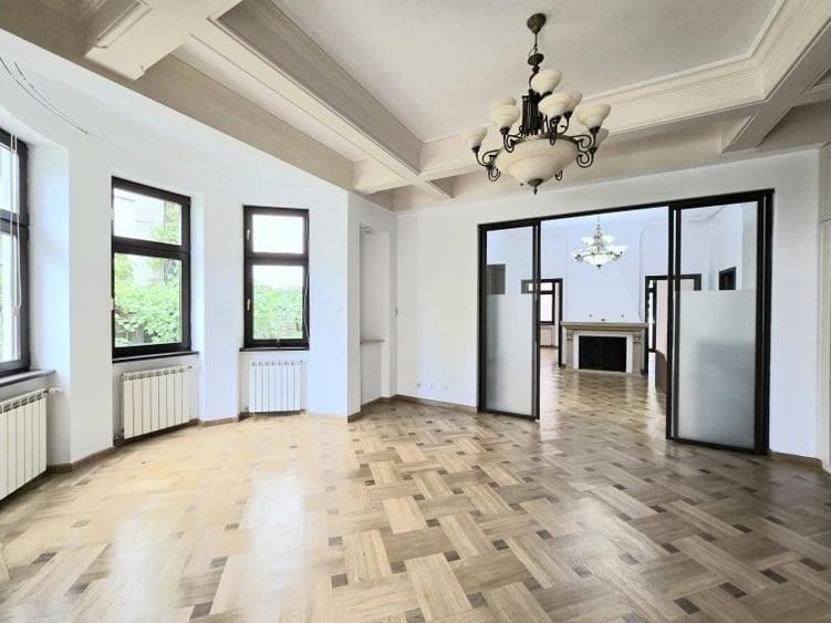 Apartament cu 5 camere în Dorobanți