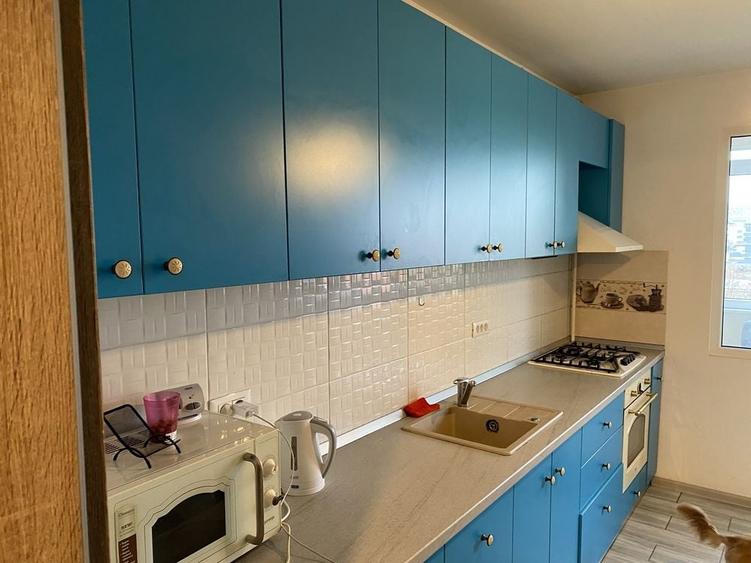 Apartament cu 3 camere decomandat în Dobroești
