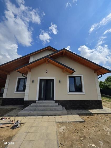 Casă cu 3 camere cu Teren 380 Mp în Hemeiuș