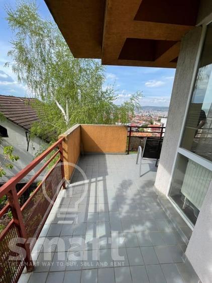 Apartament cu 3 camere semidecomandat în Andrei Mureșanu