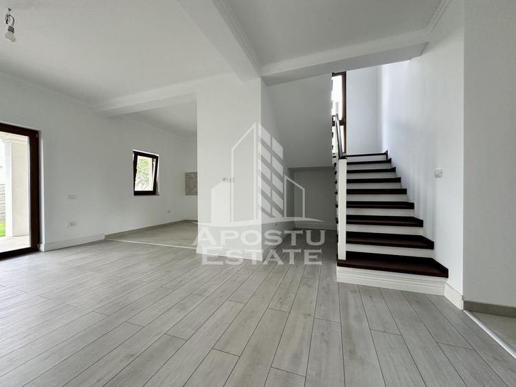 Duplex cu 4 camere cu Canalizare în Dumbrăvița