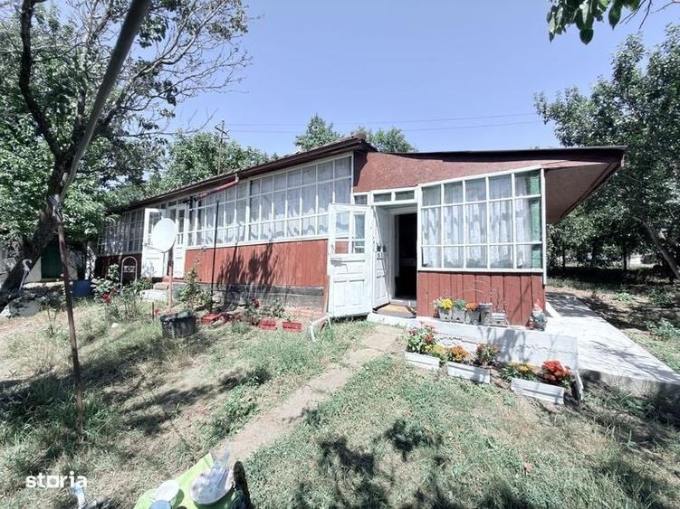 Casă cu 2 camere în Burlești