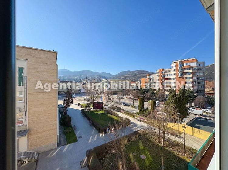 Apartament cu 2 camere semidecomandat în Ultracentral