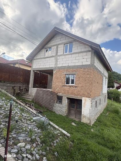 Casă cu 4 camere în Cetățeni